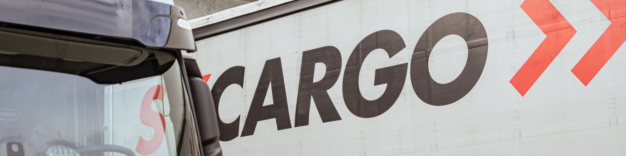 LKW an der Laderampe - Sycargo AG