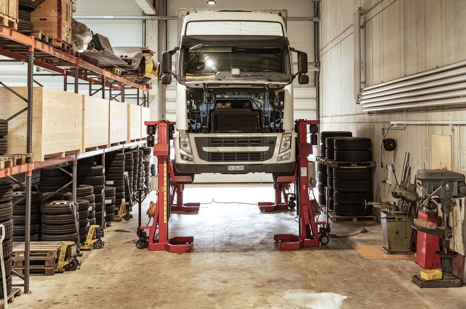 LKW in der Werkstatt - Sycargo AG